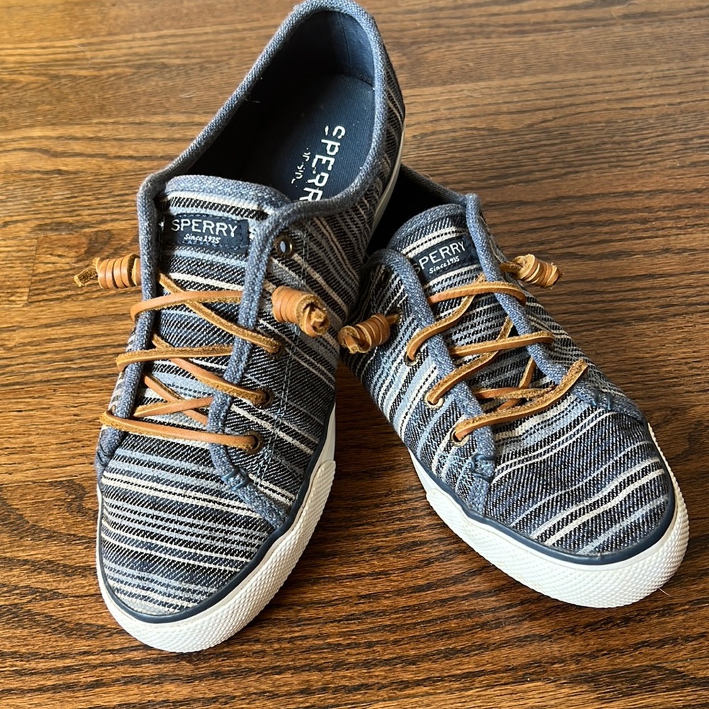 SPERRY Blues boat shoes sz 9